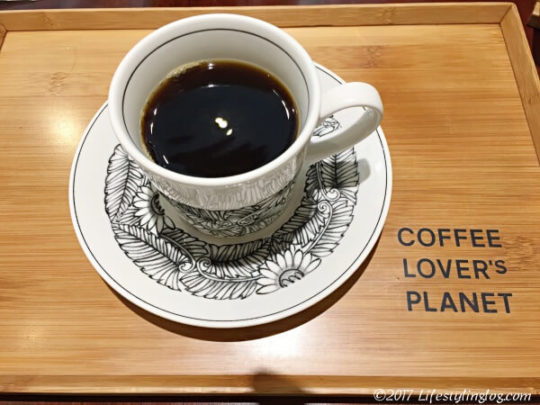 カップに注いだCOFFEE LOVER's PLANET（コーヒーラバーズプラネット）のコスタリカ産コーヒー