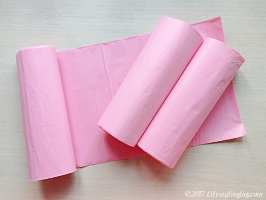 ピンクのゴミ袋