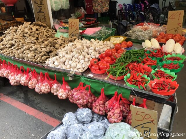 台湾にある伝統市場の虎林街黃昏市場