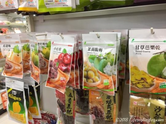 台湾のコンビニで販売されているドライフルーツ
