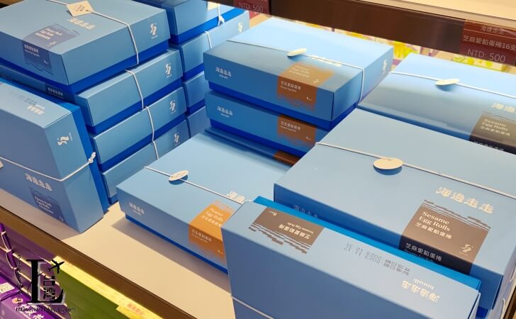 桃園国際空港第2ターミナル2階のお土産コーナーで販売されている海邊走走のエッグロール