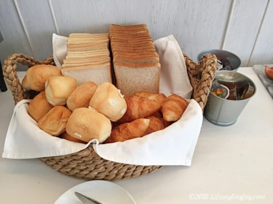 スウィーオ（swiio）ホテル大安館の朝食のパン