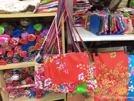 台湾の客家花布 永楽市場で購入する色鮮やかな美しき小物たち ライフスタイリングログ