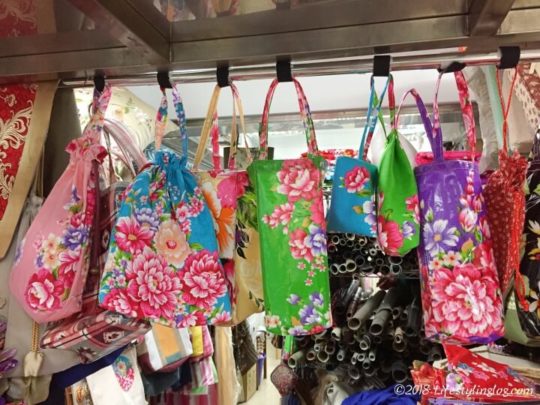 台湾の客家花布 永楽市場で購入する色鮮やかな美しき小物たち ライフスタイリングログ