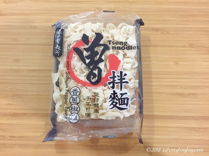 個装パックの曽拌麺（tseng-noodles）の香蔥椒麻