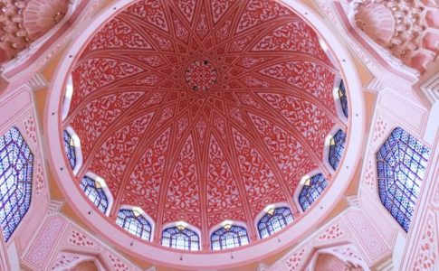 ピンクモスクの天井の壁画