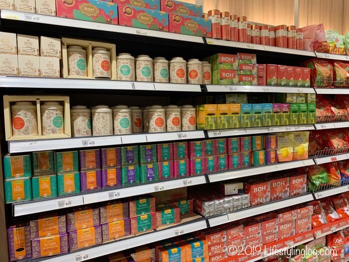 スリアKLCC伊勢丹のスーパーにあるBOHの紅茶商品