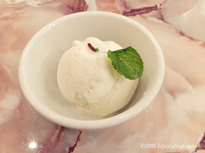 糖水鋪（Tong Sui Po）のバニラアイスクリーム