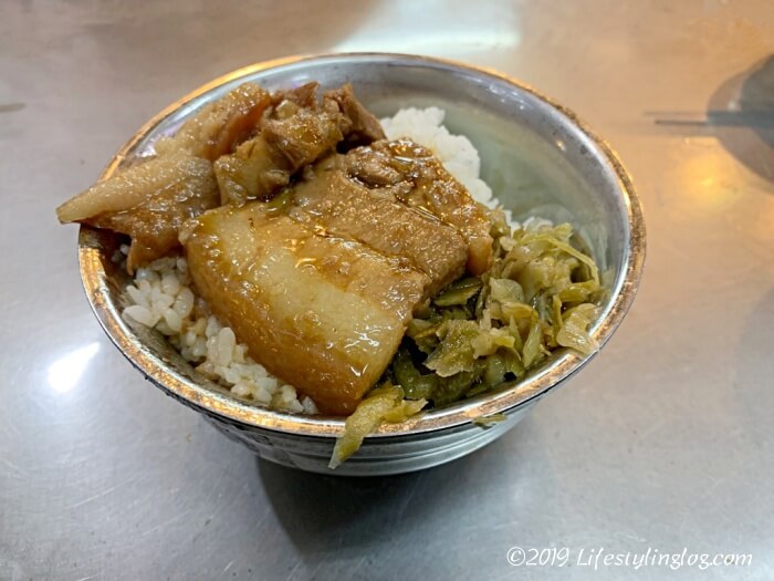 台北橋頭魯肉飯の焢肉飯