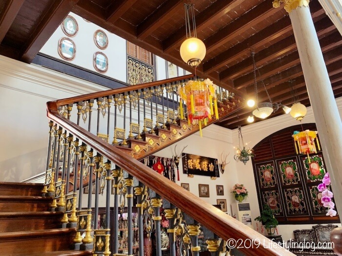 Pinang Peranakan Mansion（ペナンプラナカンマンション）内にある階段