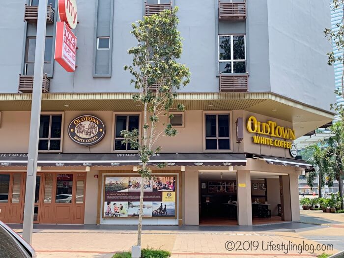 クアラルンプールのブリックフィールズにあるオールドタウンホワイトコーヒーの店舗