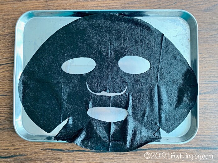 台湾のNARUKO（牛爾親研）のティーツリーシートマスクの形状