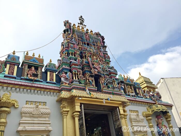 ペナンのSri Maha Mariamman Temple（スリマハマリアマン寺院）のgopuram（ゴープラム）