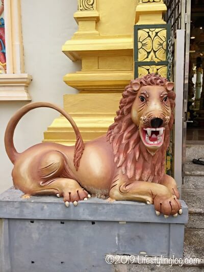 ペナンのSri Maha Mariamman Temple（スリマハマリアマン寺院）にあるライオンの彫刻