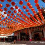 提灯が吊るされた春節の時期のクアラルンプールのある天后宮（Thean Hou Temple）