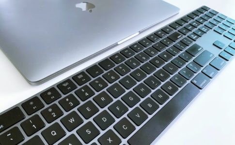 アップルのテンキー付きMagic Keyboard（マジックキーボード）