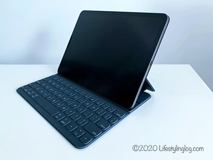 は自分にプチご褒美を ipad pro Smart keyboard 11インチfolio