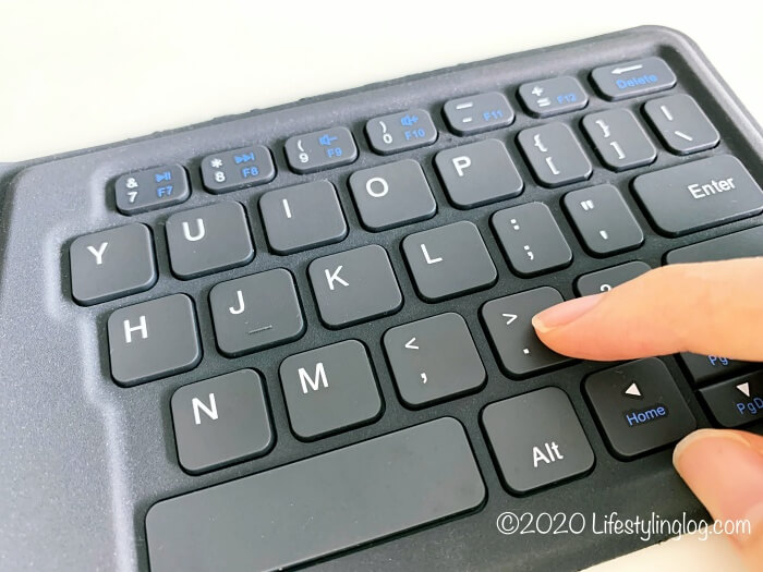 iClever 折りたたみ式Bluetoothキーボードのキーの感触