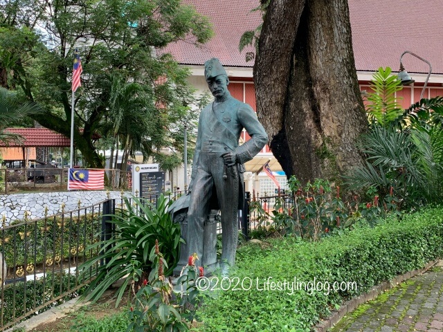 Frank Swettenhamの銅像