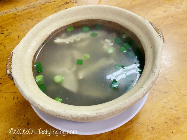 Heun Kee Claypot Chicken Riceのスープ