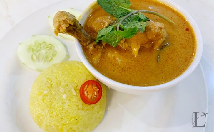 Nyonya Colors（ニョニャカラーズ）のCurry Chicken Nasi Kunyit