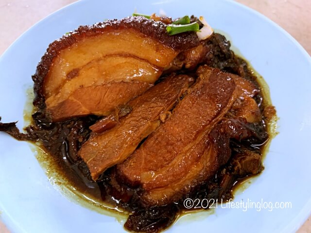 トロトロ食感の強記補品（Keong Kee Herbal Soup）の梅菜扣肉