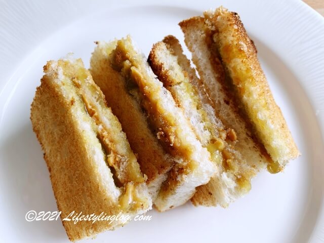Bungkus Kaw KawのPeanut Butter + Kaya Toast