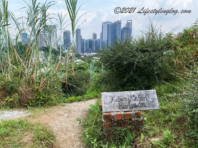 丘の上にあるKebun Kebun Bangsar