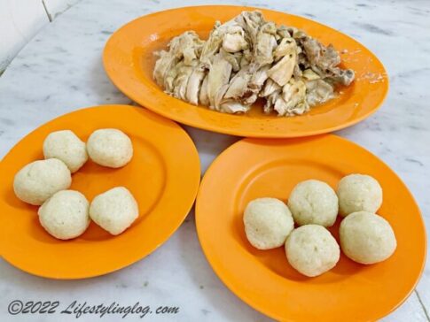 マラッカにあるチキンライスボールが人気の中華茶室（Kedai Kopi Chung Wah）