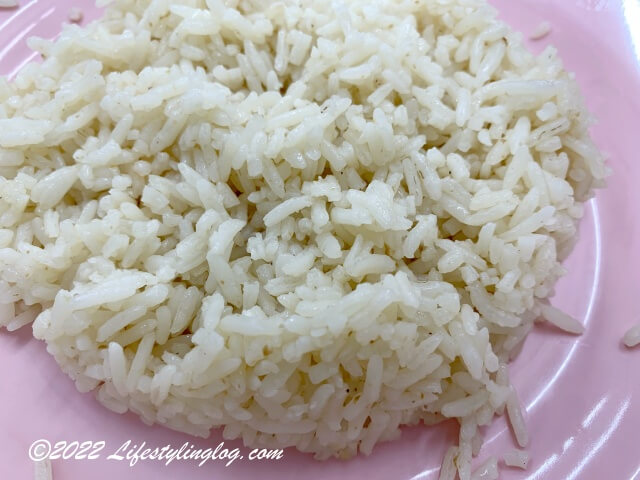 香りの良い豊記海南鶏飯（Foong's Hainan Chicken Rice）のチキンライス