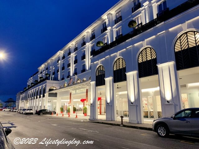 夜に撮影したThe Prestige Hotel Penang（ザ・プレステージホテルペナン）