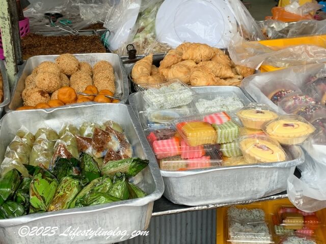 伝統菓子を販売するお店で販売されているカリーパフ