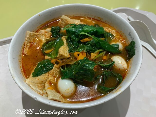 トムヤムベースのスープで調理したYong Tau Foo