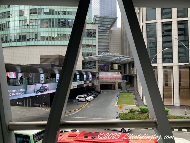 KLCC-Bukit Bintang Walkwayから見えるパビリオン