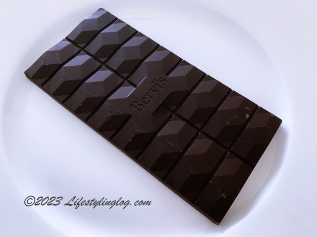ベリーズのカカオ99％ダークチョコレート