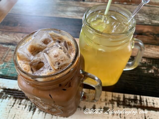 海脚人（Hai Kah Lang）の海南コーヒーとレモングラスライムティー