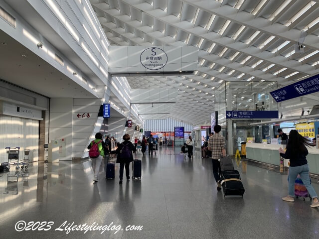 桃園国際空港第一ターミナルの到着ロビー