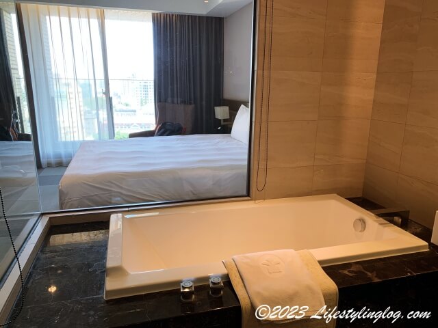 レイクショアホテル台南の客室のバスルーム