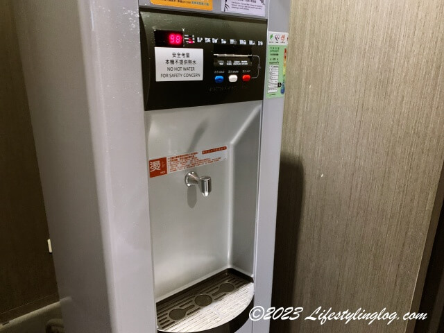 レイクショアホテル台南にある給水機