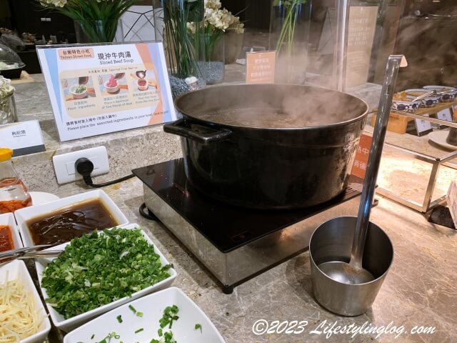 レイクショアホテル台南の朝食の牛肉湯