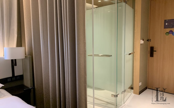 MGH三井ガーデンホテル台北忠孝の客室にあるカーテン