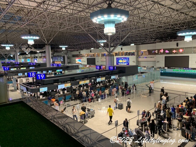 台湾の桃園国際空港ターミナル2のフロアガイドとショップ情報