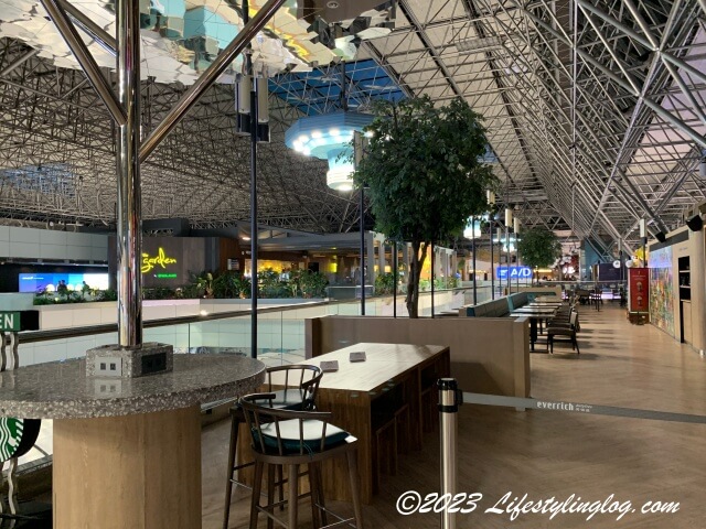 桃園国際空港ターミナル2出国エリア4Fにあるレストランやラウンジが集めるフロア