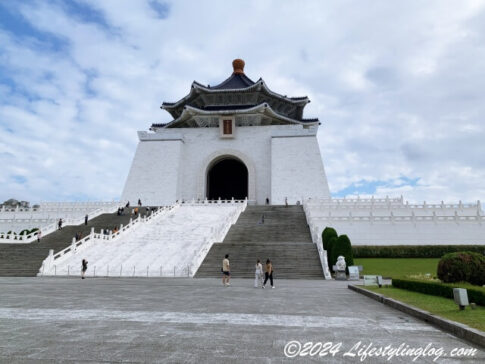 台北の中正紀念堂と衛兵交替式の時間