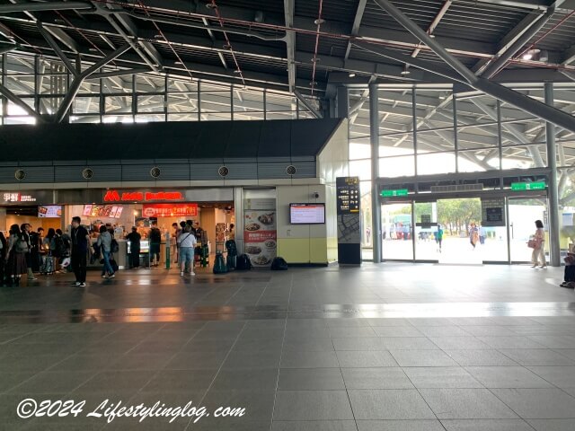 高鉄台南駅にあるモスバーガー