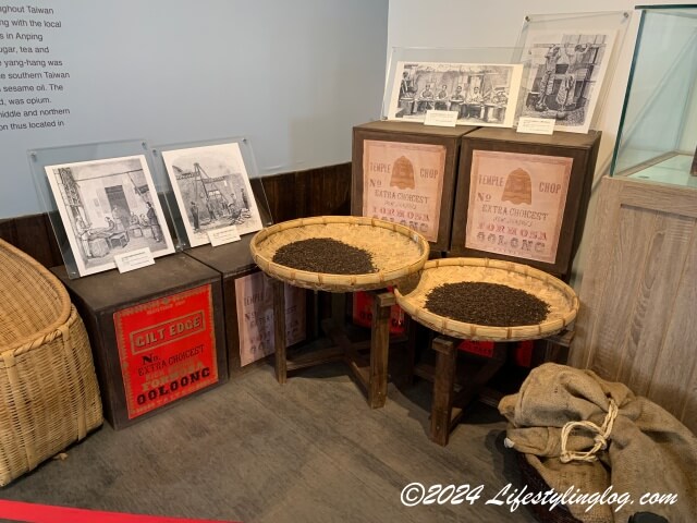 台灣開拓史料蠟像館にある台湾茶の貿易に関する展示物