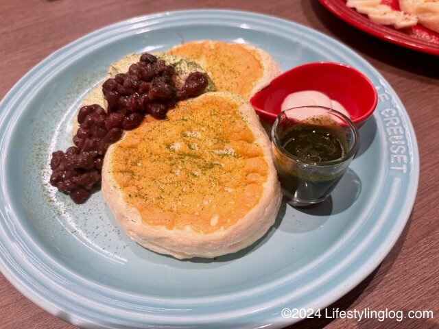 武蔵野森珈琲の抹茶あずき白玉スフレパンケーキ