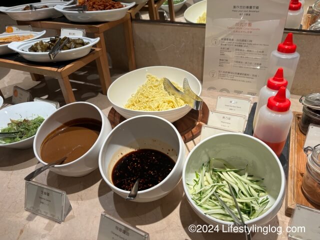 ホテルCozzi台北忠孝の朝食にある涼麺