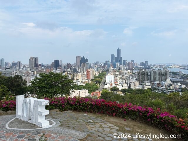 LOVEオブジェがある高雄の寿山情人観景台