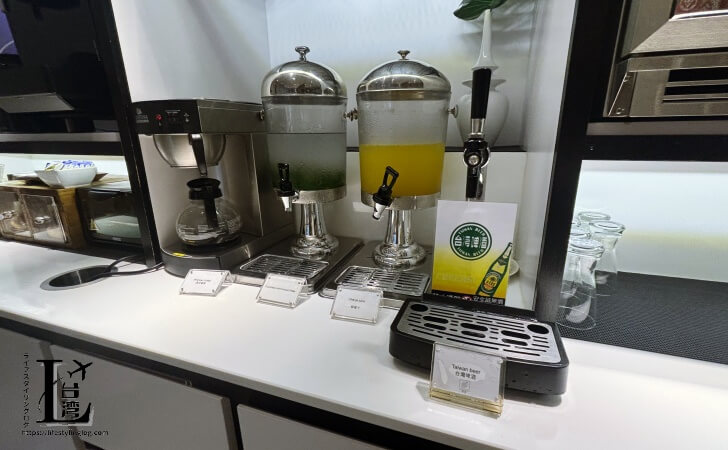 桃園国際空港ターミナル1にあるプラザプレミアムラウンジにある台湾ビール